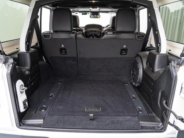 CHRYSLER JEEP JEEP WRANGLER UNLIMITED SAHARA