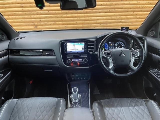 MITSUBISHI OUTLANDER PHEV G PREMIUM PACKAGE