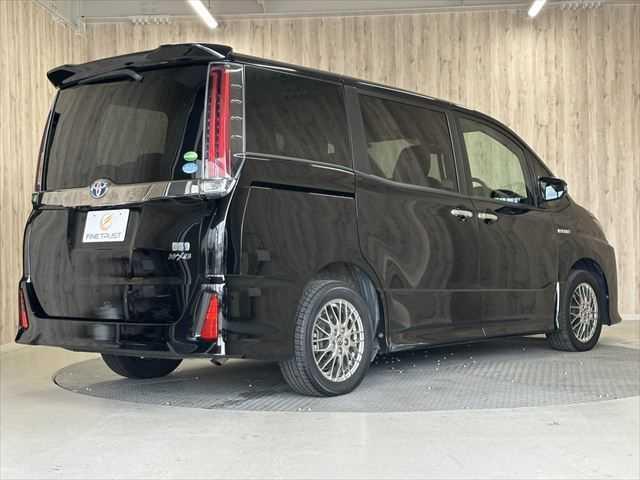 TOYOTA NOAH HYBRID SI WxB