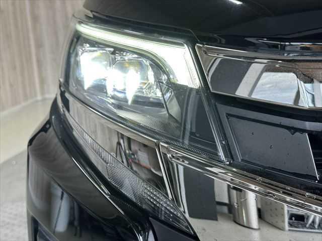 TOYOTA NOAH HYBRID SI WxB