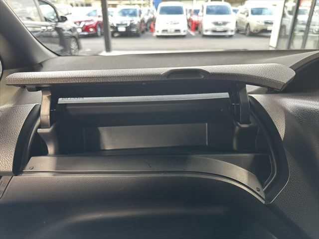 TOYOTA NOAH HYBRID SI WxB