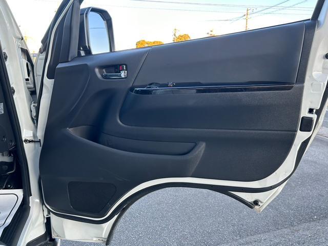 TOYOTA HIACE VAN SUPER GL DARK PRIME II