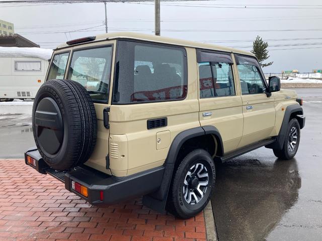 TOYOTA LAND CRUISER 70 AX