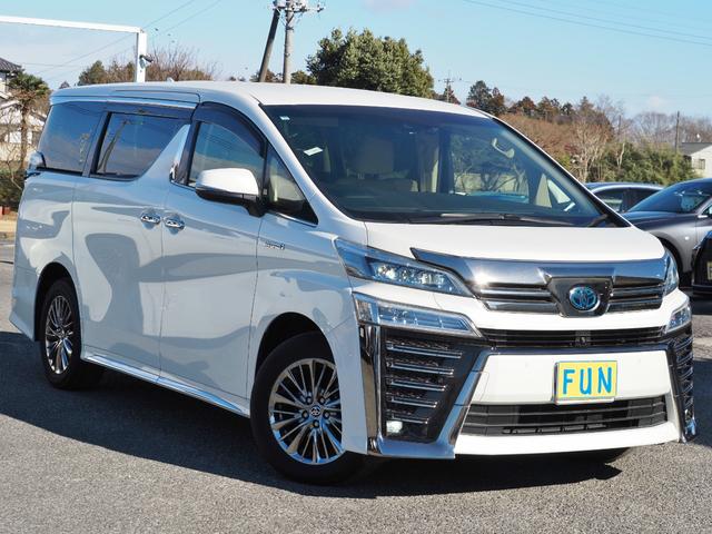 TOYOTA VELLFIRE HYBRID EXECUTIVE LOUNGE Z
