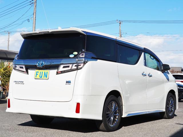 TOYOTA VELLFIRE HYBRID EXECUTIVE LOUNGE Z
