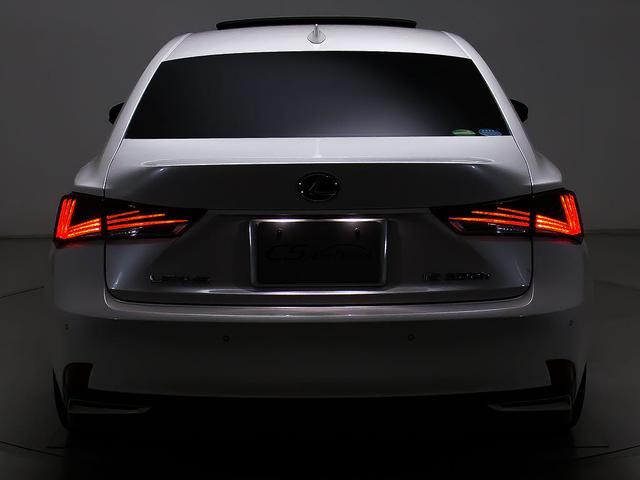 LEXUS IS IS300H VERSION L