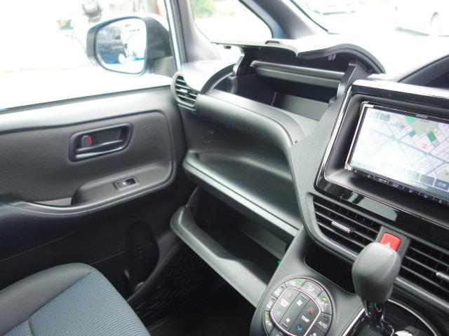 TOYOTA NOAH X