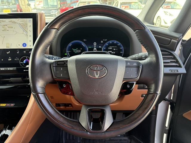 TOYOTA VELLFIRE HYBRID Z PREMIER