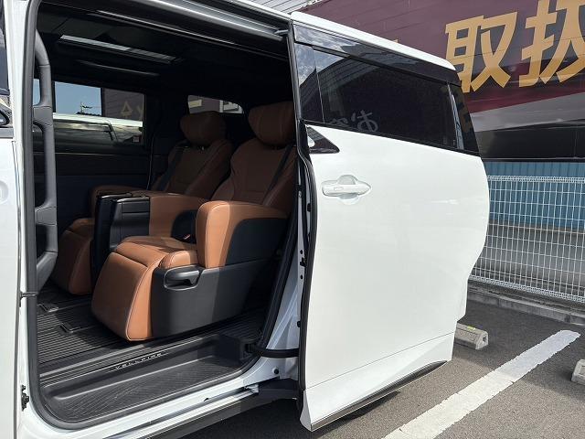 TOYOTA VELLFIRE HYBRID Z PREMIER
