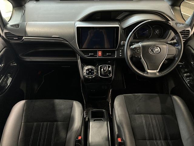 TOYOTA ESQUIRE HYBRID GI PREMIUM PACKAGE BLACK TAILORED