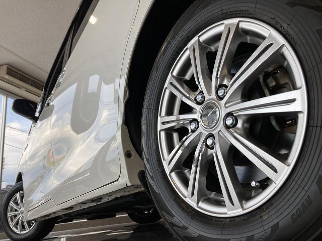 TOYOTA ESQUIRE HYBRID GI PREMIUM PACKAGE BLACK TAILORED