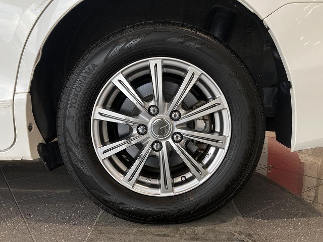 TOYOTA ESQUIRE HYBRID GI PREMIUM PACKAGE BLACK TAILORED