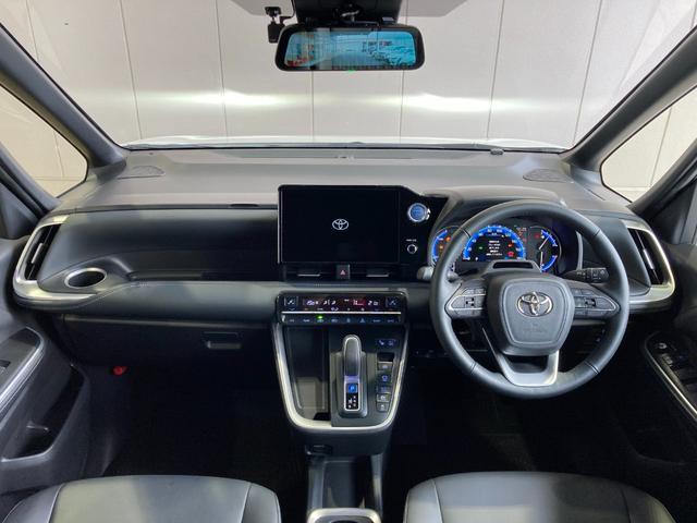TOYOTA NOAH HYBRID S-Z