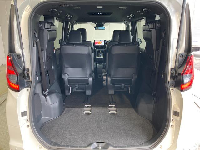 TOYOTA NOAH HYBRID S-Z
