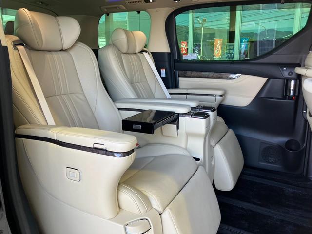TOYOTA VELLFIRE 3.5 EXECUTIVE LOUNGE