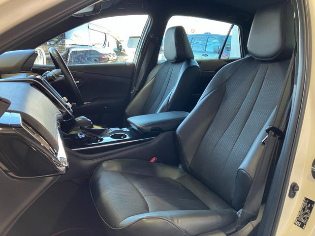 TOYOTA CROWN HYBRID S SPORT STYLE