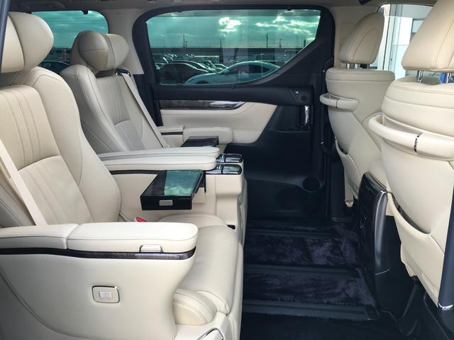 TOYOTA ALPHARD HYBRID EXECUTIVE LOUNGE S