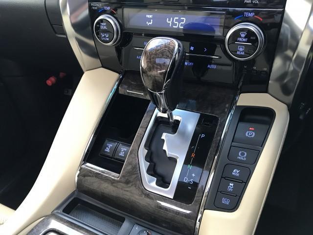 TOYOTA ALPHARD HYBRID EXECUTIVE LOUNGE S