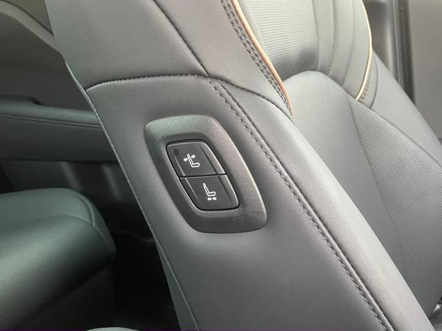 TOYOTA CROWN CROSSOVER G ADVANCED LEATHER PACKAGE
