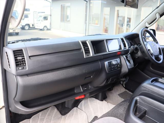 TOYOTA HIACE WAGON