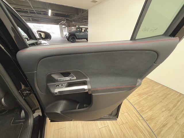 MERCEDES BENZ GLB GLB180 AMG LINE