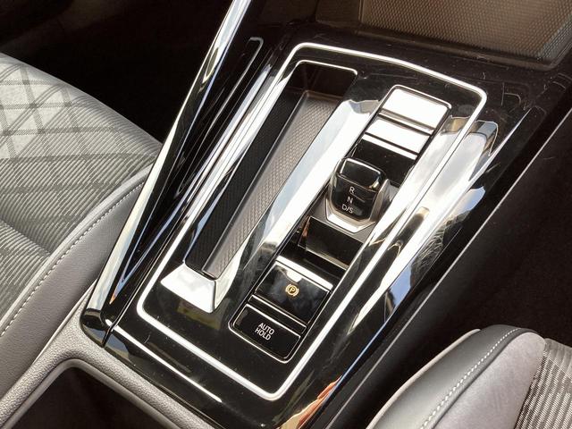 VOLKSWAGEN GOLF VARIANT ETSI R LINE PLATINUM EDITION