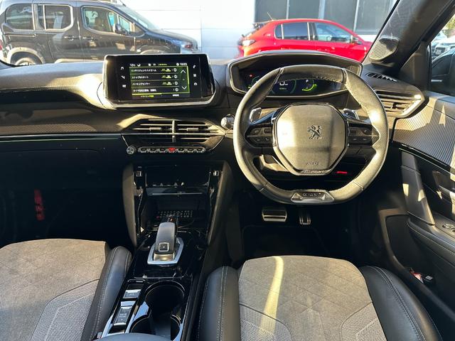 PEUGEOT 208 GT LINE