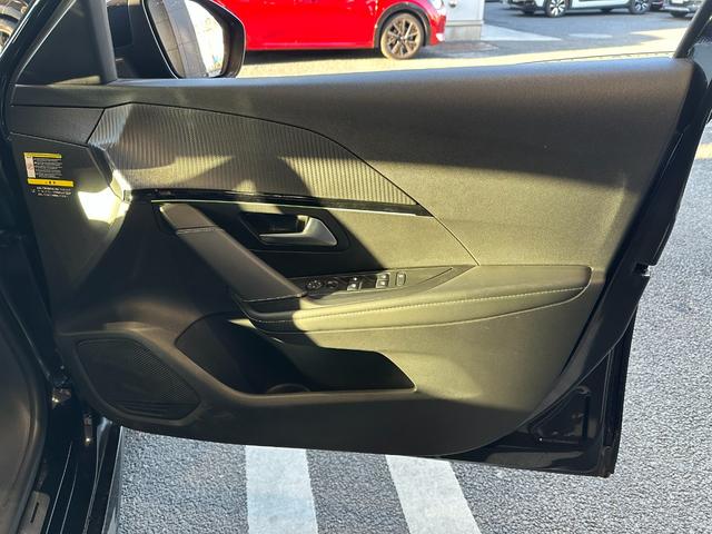 PEUGEOT 208 GT LINE