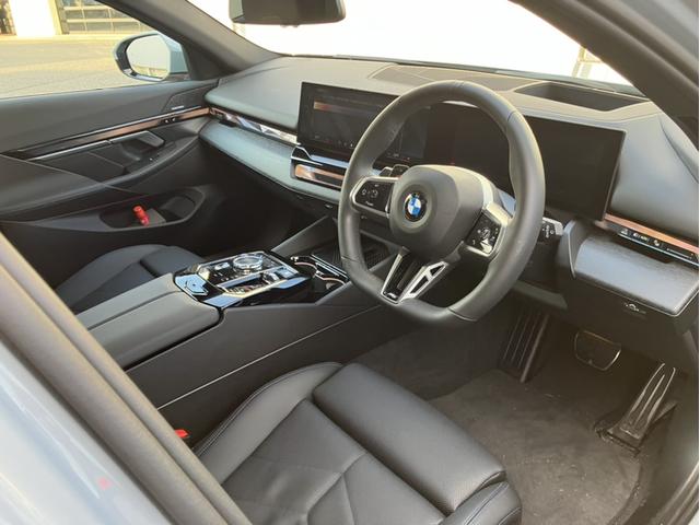 BMW 5 SERIES 523D X DRIVE TOURING M-SPORT