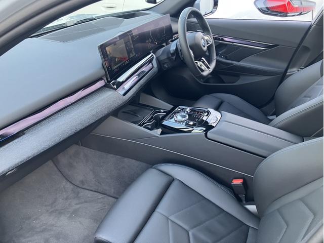 BMW 5 SERIES 523D X DRIVE TOURING M-SPORT