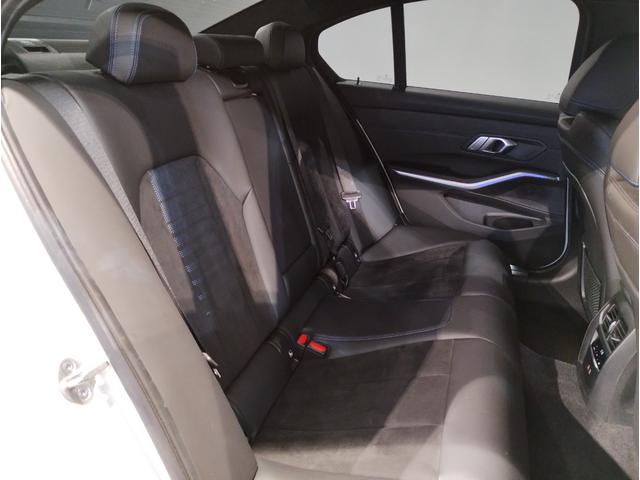 BMW 3 SERIES 320i M-SPORT