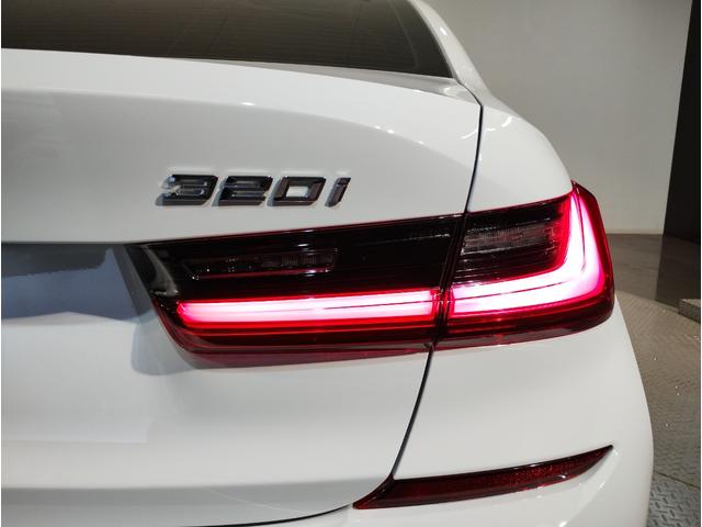 BMW 3 SERIES 320i M-SPORT