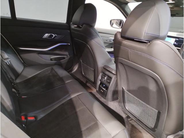 BMW 3 SERIES 320i M-SPORT