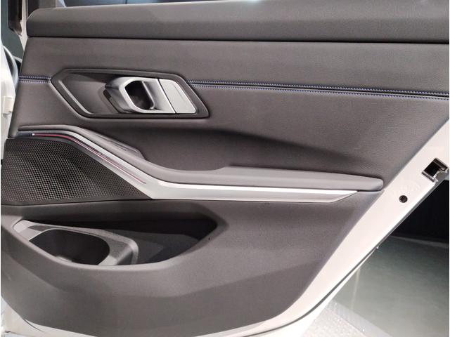 BMW 3 SERIES 320i M-SPORT