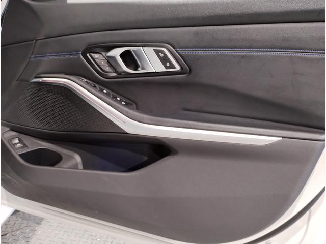 BMW 3 SERIES 320i M-SPORT