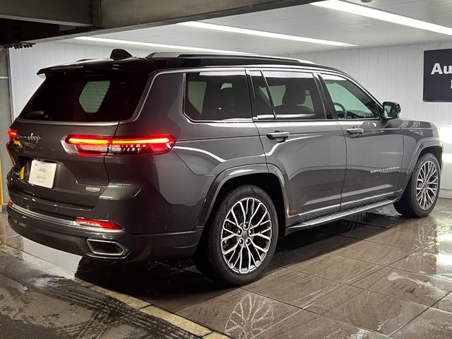 CHRYSLER JEEP JEEP GRAND CHEROKEE L SUMMIT RESERVE