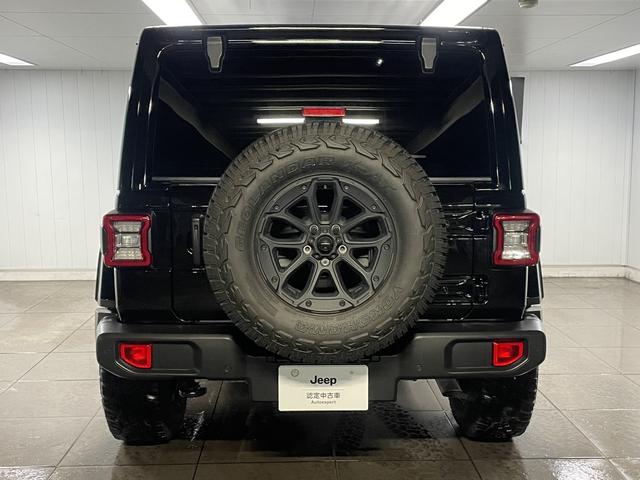 CHRYSLER JEEP JEEP WRANGLER UNLIMITED SAHARA