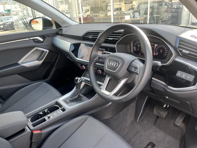 AUDI Q3 35 TFSI ADVANCED