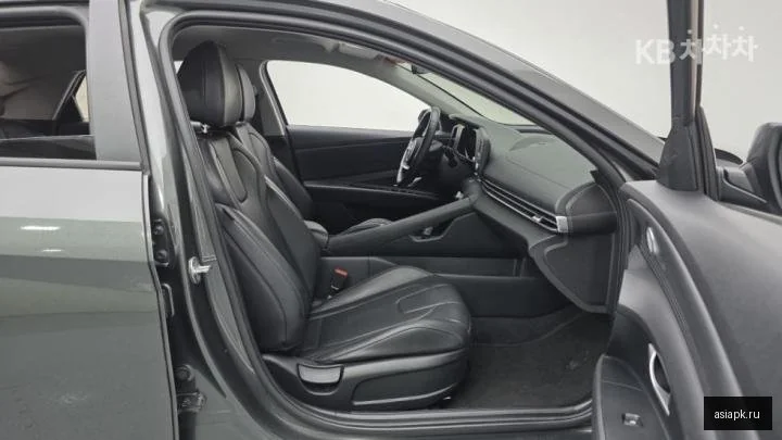 Peugeot 408 6