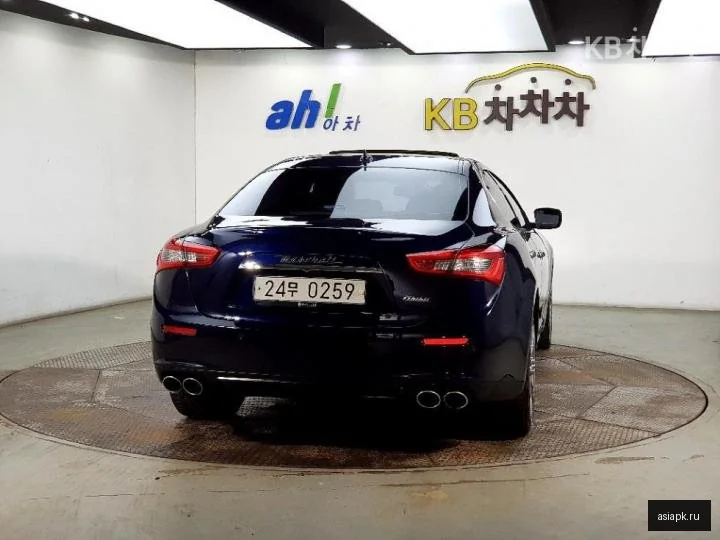 Nissan Aura 3
