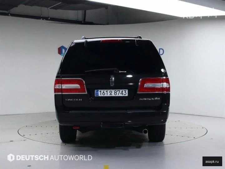 Lexus UX200 4