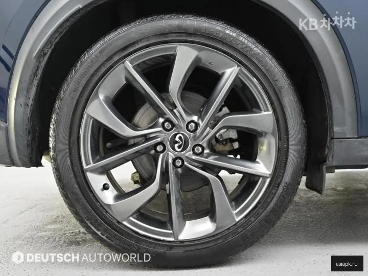 Lexus UX200 5