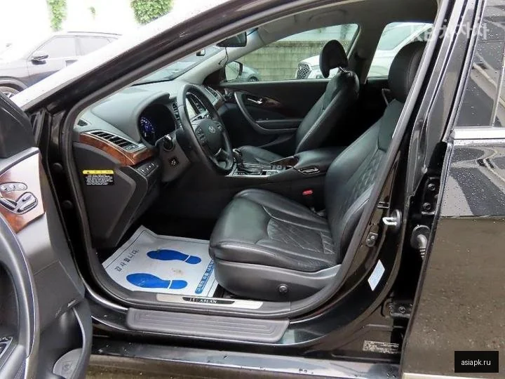Toyota Crown 5