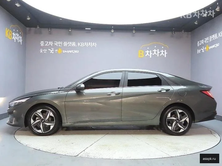 Lexus UX250h 4