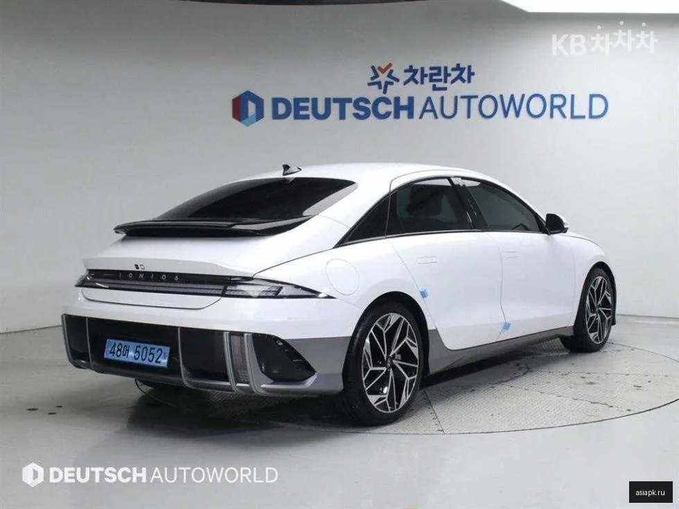 Lexus UX300e 2