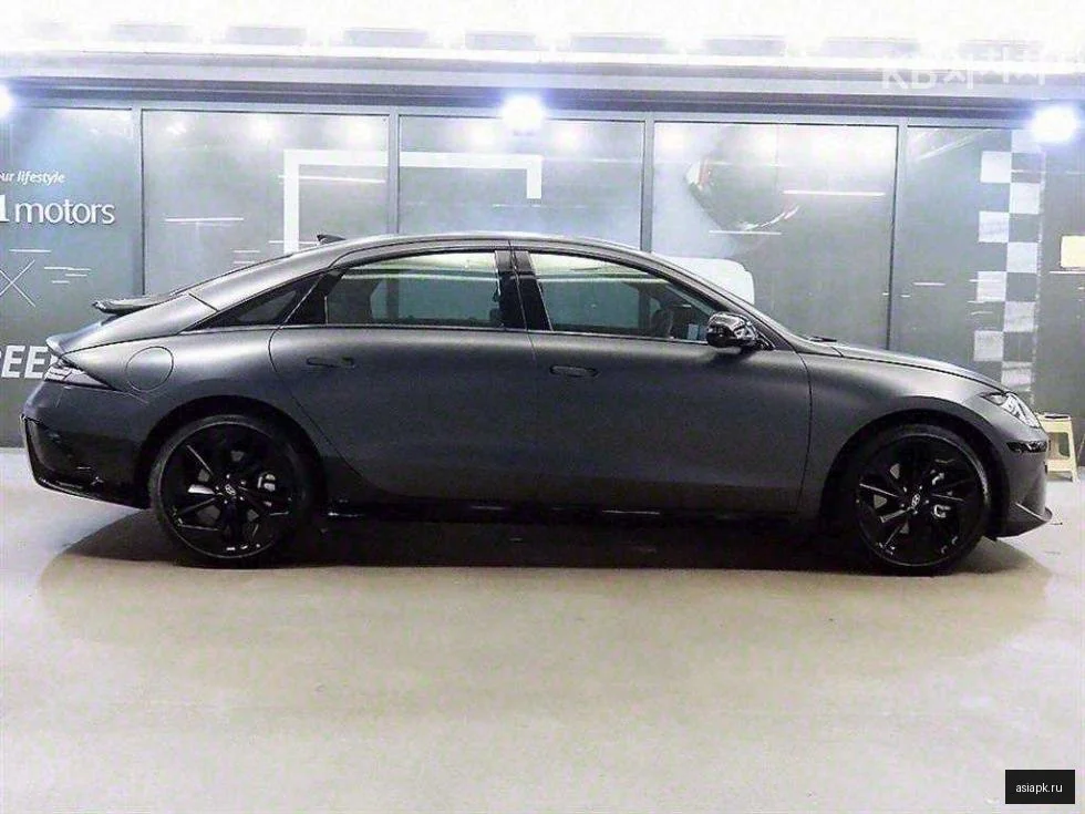 Lexus UX250h 3
