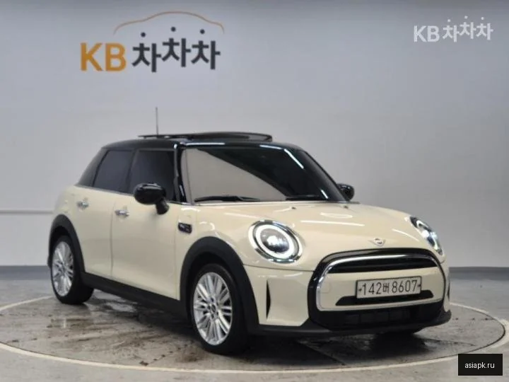 Nissan AD 5