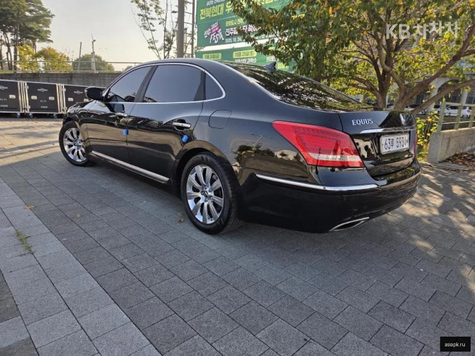 Lexus IS300h 3