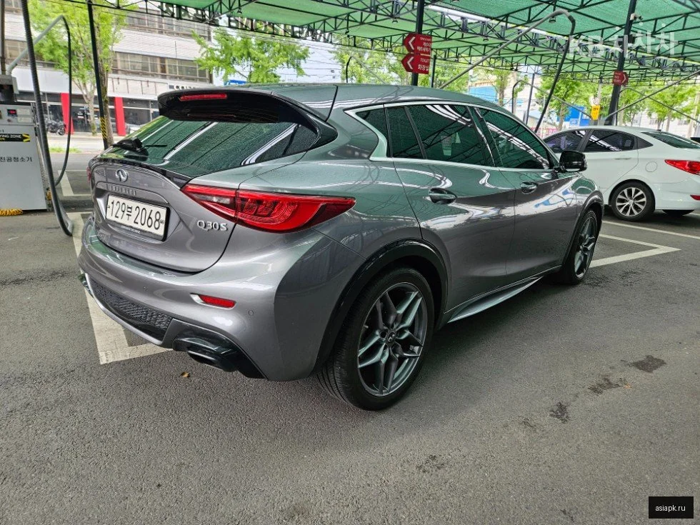 Lexus LS600h 4