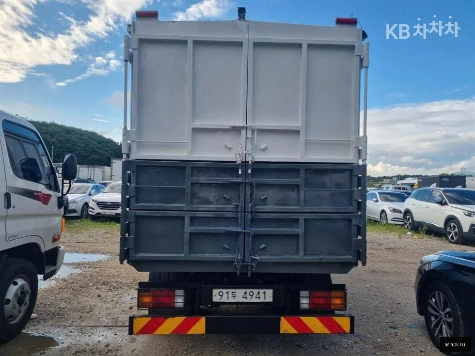 Mitsubishi Delica D:5 5